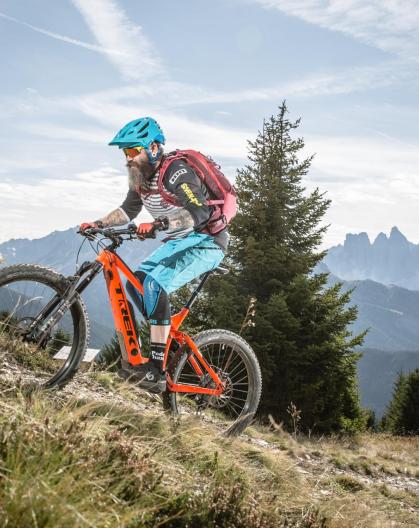 40881560593-de21669bcd-k