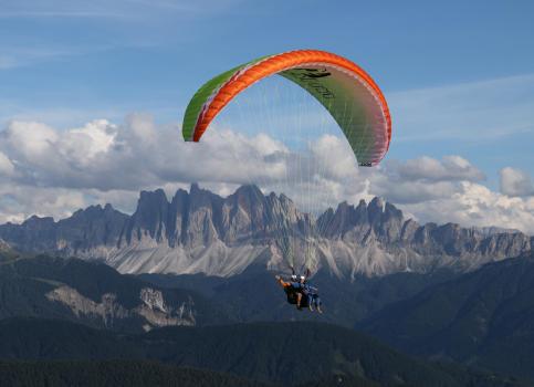 Paragleiten in den Dolomiten